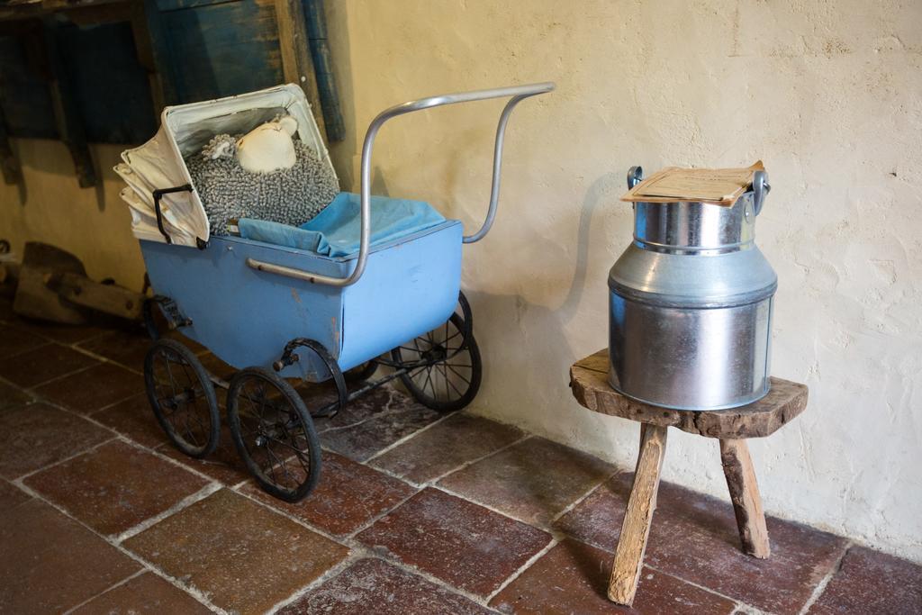 Bed and Breakfast Au Mas Des Calmettes Parisot  Экстерьер фото
