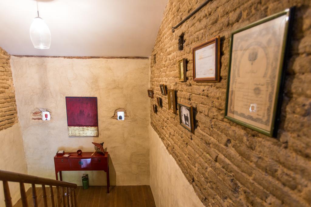 Bed and Breakfast Au Mas Des Calmettes Parisot  Экстерьер фото