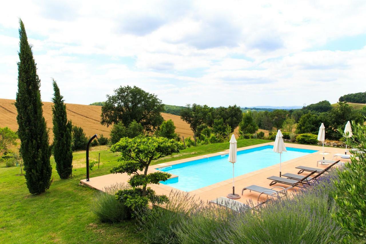 Bed and Breakfast Au Mas Des Calmettes Parisot  Экстерьер фото